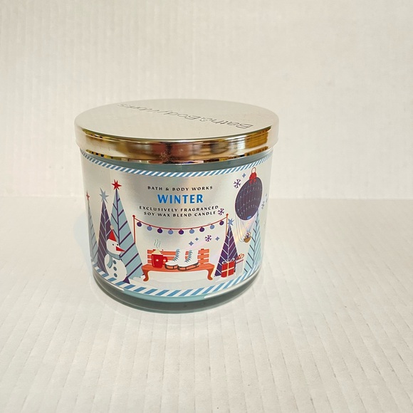 NEW Bath & Body Works 3 Wick Winter Candle with Festive Design - Picture 7 of 7